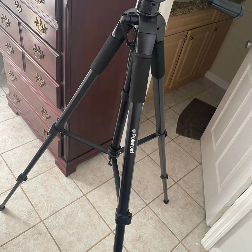 Nikon D3200 with multiple lenses, tons of attachments and comes with accessories